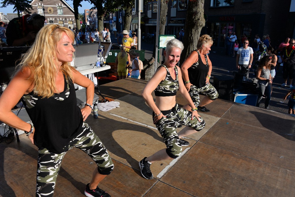 ../Images/Zomercarnaval Noordwijkerhout 300.jpg